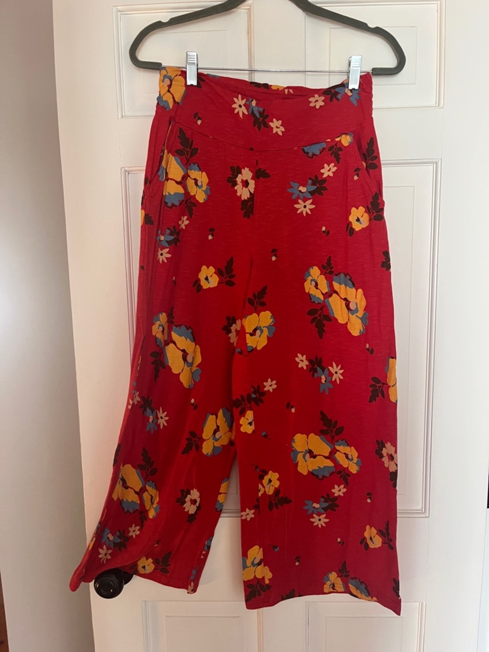 Toad&Co Red Floral Wide-Leg Capris
